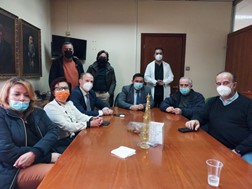 Αντιπροσωπεία της ΔΕΕΠ ΝΔ Λάρισας επισκέφθηκε τα δύο νοσοκομεία 